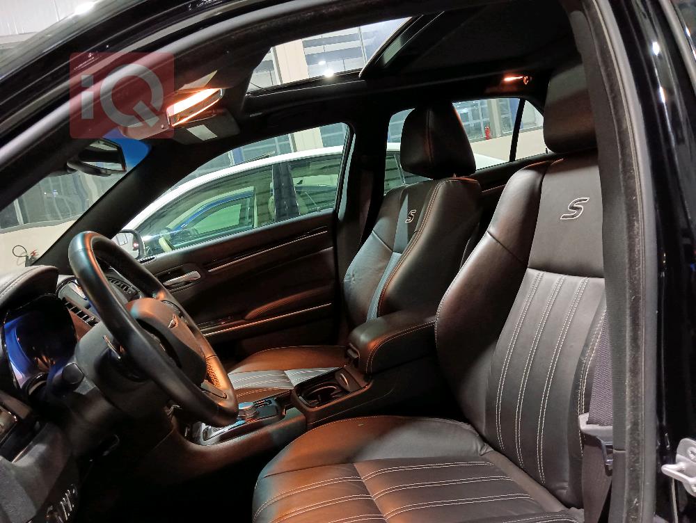 کرایسلەر 300